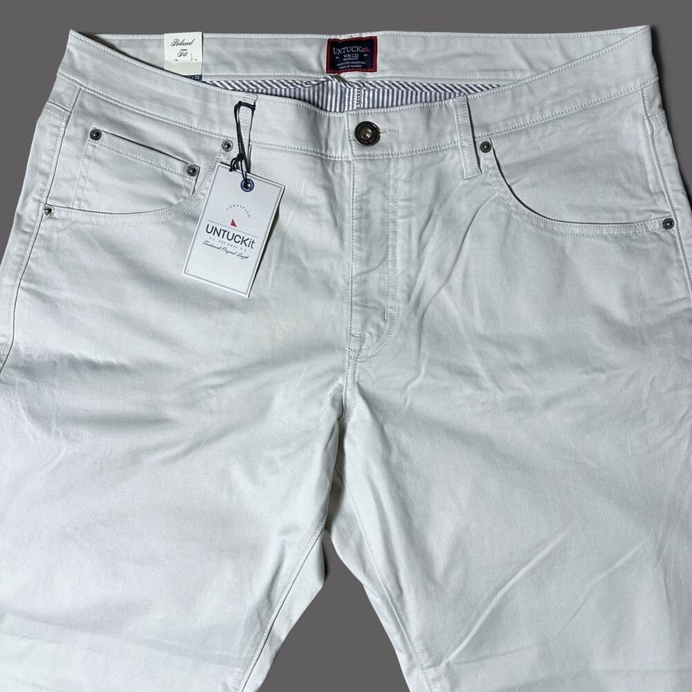 Untuckit Don Santiago Chino Pant Mens Size 36x32 Light Grey Relaxed Fit NWT - Picture 2 of 6